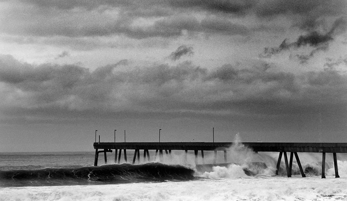 Huge North Swell in Northern California, they shut down the pier. This spot is rarly surfed, but often surfable. Image: <a href=\"https://www.paulferraris.com/\" target=\"_blank\">Ferraris</a>