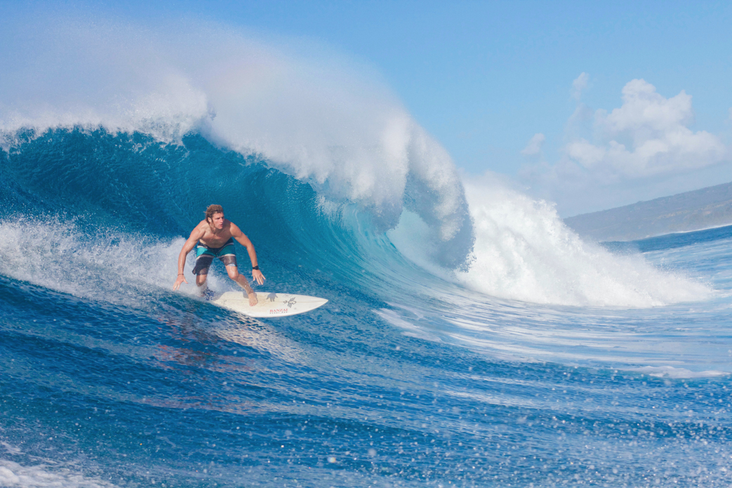 Surfer Alex Lebon dropping in. Photo: <a href=\"https://www.shigephoto.co/\">Gavin Shige</a>