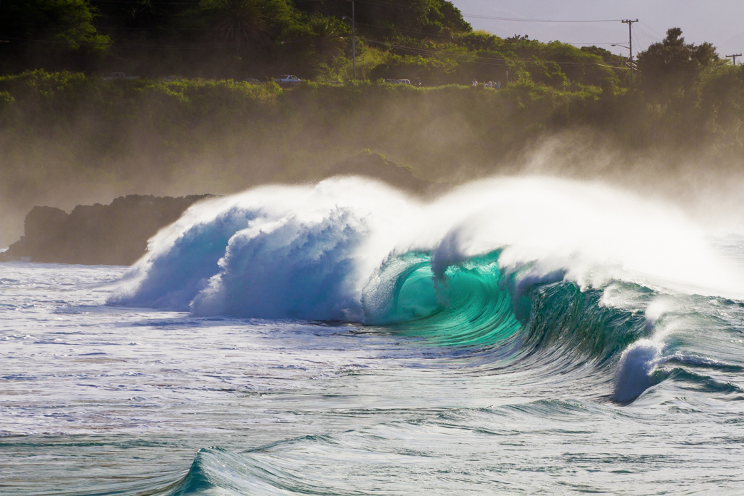 Waimea Shore break showing off is afternoon beauty. Photo: <a href=\"https://www.shigephoto.co/\">Gavin Shige</a>