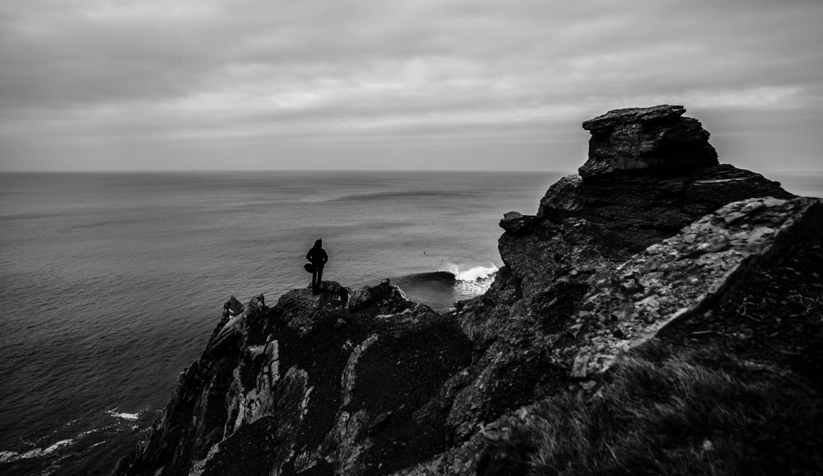 We\'re a good 800 feet up, so figuring out the true size of the wave is not an easy task.