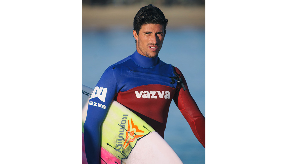 Mouzinho stoked, but more interested in the historic freesurf. Photo: <a href= \"https://joaobracourt.com/\" target=_blank>Joao Bracourt.</a>