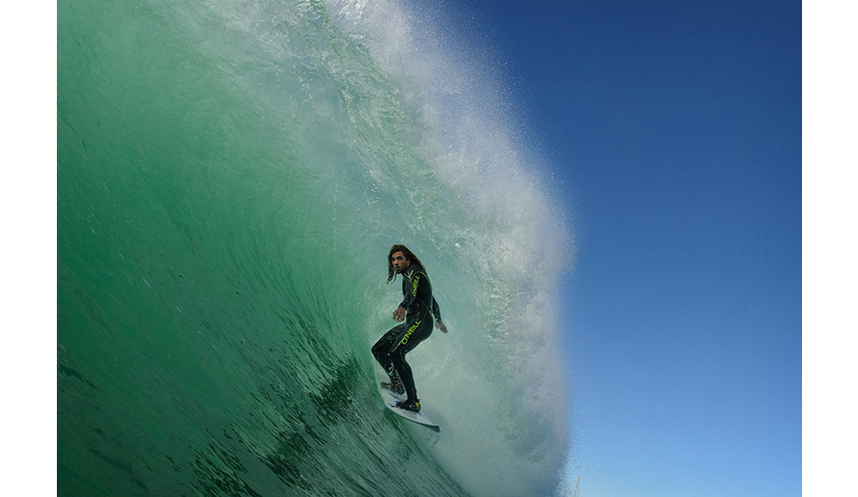 Joackim casually occupying the tube. Photo: <a href= \"https://joaobracourt.com/\" target=_blank>Joao Bracourt.</a>