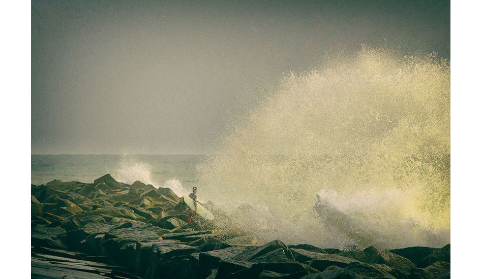 Rock jumping during bigger days is a tricky business. Photo: <a href= \"https://joaobracourt.com/\" target=_blank>Joao Bracourt.</a>