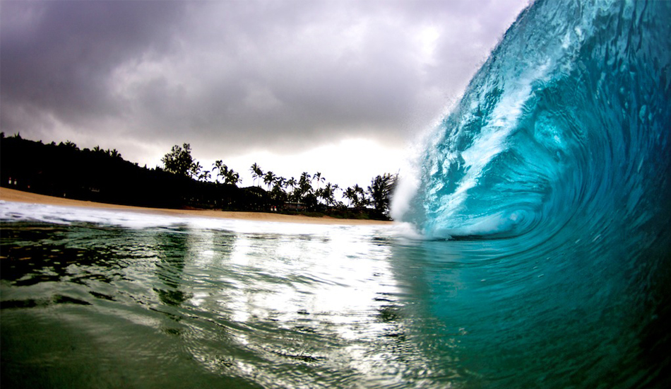 A rainy and cloudy day at North Shore, the waves were HUGE. Over 1,000 shots taken, only got this shot.  Image: <a href=\"https://gokenji.com/port/\" target=\"_blank\">Croman</a>