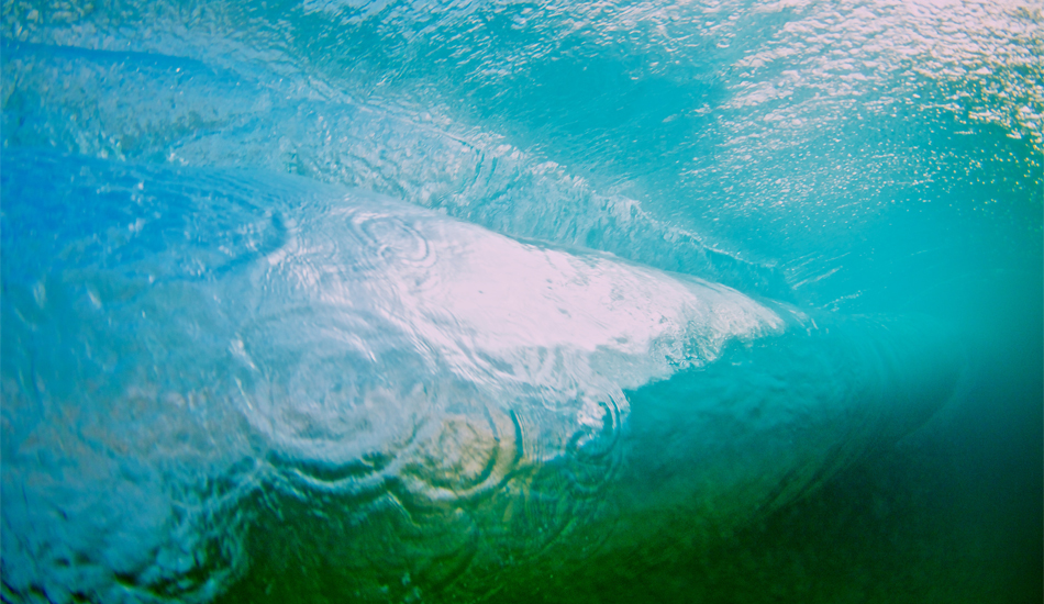 Back of the wave, photographed circles within the barrel of the wave. Interesting.  Image: <a href=\"https://gokenji.com/port/\" target=\"_blank\">Croman</a>