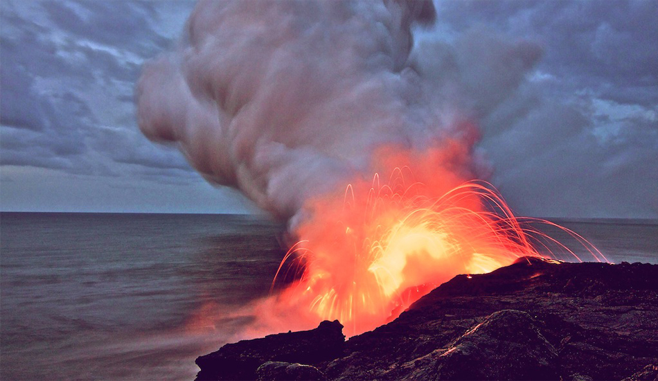Same description above, Kalapana Hilo during sunrise.  Image: <a href=\"https://gokenji.com/port/\" target=\"_blank\">Croman</a>