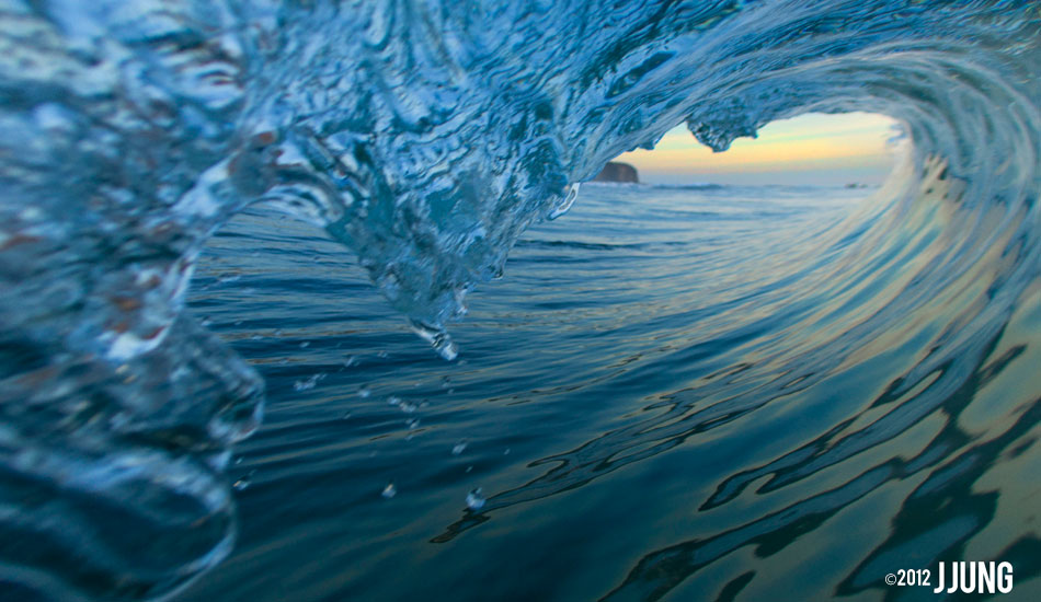 Love the wave.  Photo: <a href=\"https://www.jungphoto.com/\" target=_blank>Justin Jung</a>.