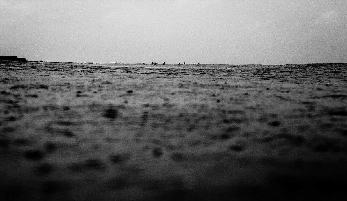 Rainy day lineup. Photo: <a href=\"https://instagram.com/nick_ventura_\"> Nick Ventura</a>