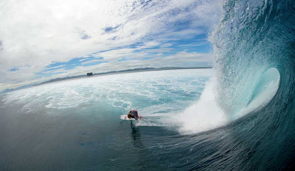 There are not many waves where you can do bottom turns like this. Andrew Bennett enjoying the use of his rail. Photo: <a href=\"https://sethderoulet.com/\" target=_blank>Seth de Roulet</a>