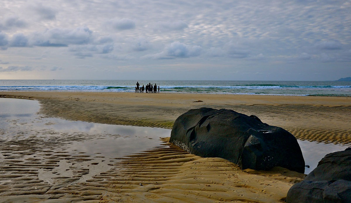 The surfers of Bureh Beach. Photo: <a href=\"https://bugsonmyboard.org/\">Gary Conley</a>