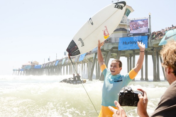 Julian Wilson wins the 2012 U.S. Open of Surfing. Photo: Lallande/usopenofsurfing.com