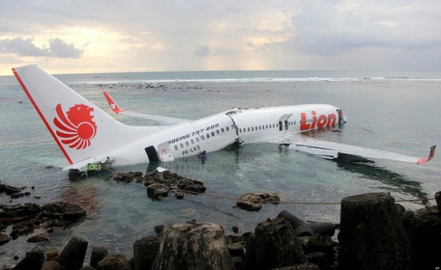 Surfers Respond to Bali Airplane Crash. Photo: Wikimedia Commons/Indonesian Police