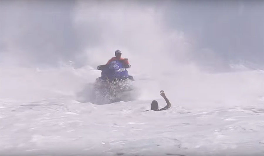 9 Horrible Teahupoo Wipeouts The Inertia