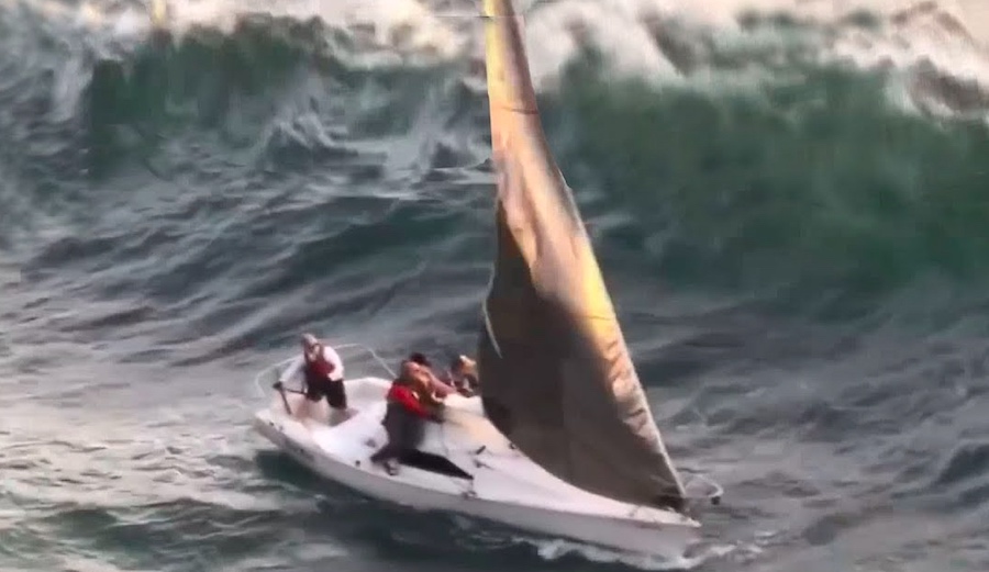 Video Compilation of Boats Caught Inside on Massive Days Is Truly ...