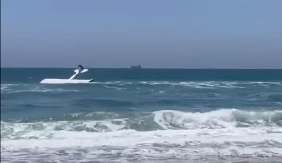 A Banner Plane Crashed Into the Ocean at Huntington Beach