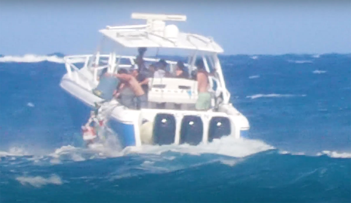 Florida Boaters Caught on Video Dumping Trash Into the Ocean