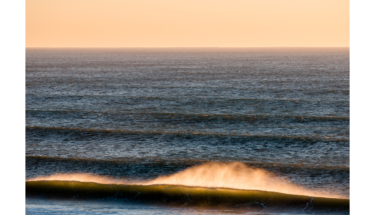 More magical offshore wind during the golden hour. Photo: <a href=\"https://abowlin.wix.com/andybowlinphoto\"> Andy Bowlin</a>