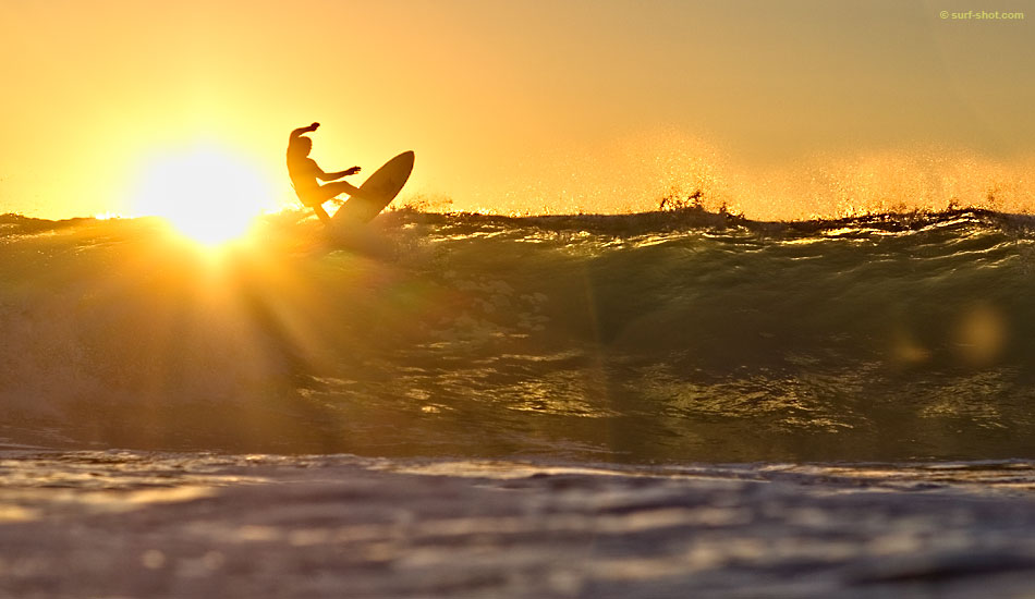 Black gold in January. Photo: Chuck Schmid/<a href=\"https://surf-shot.com/\" target=\"_blank\">Surf-Shot.com</a>