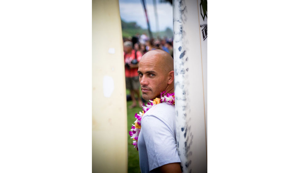 Over the shoulder with Kelly. Photo: <a href=\"https://www.adamwarmington.com/\">Adam Warmington.</a>