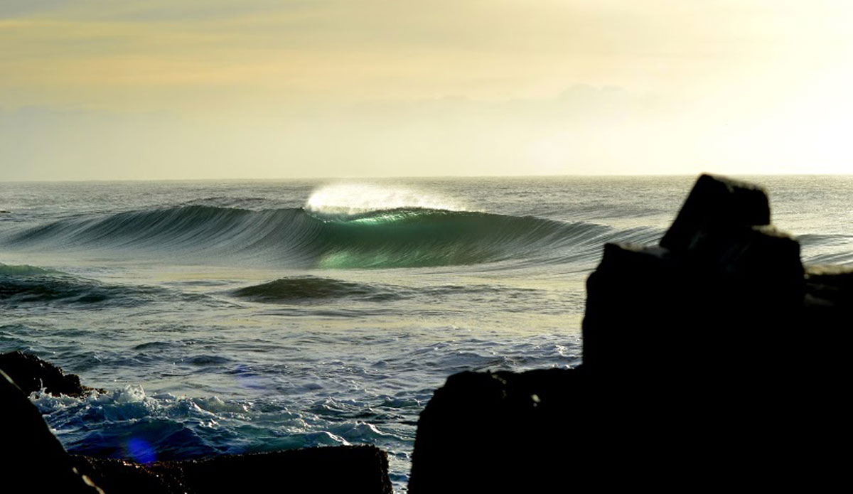 Fire skies. Photo: <a href=\"https://instagram.com/alexbenaud\">Alex Benaud