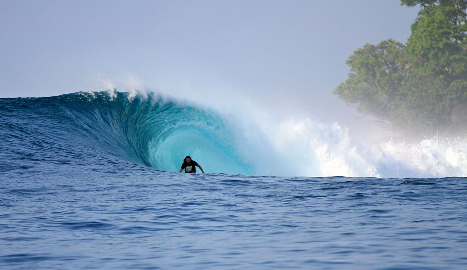 Unknown surfer below sea level at Treasure Island. Photo: <a href=\"https://instagram.com/alexandercleland\" target=\"_blank\">Alexander Cleland</a>.