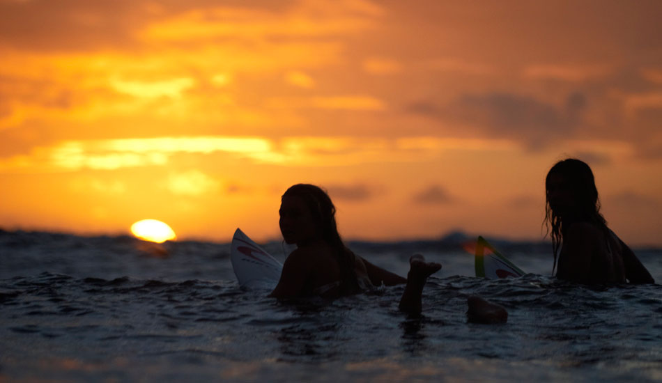 Hawaiian sunset. Photo: <a href=\"https://clareplueckhahn.com.au/\" target=_blank>Clare Plueckhahn</a>