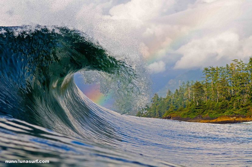 Rainbow wave. Photo: <a href=http://www.timnunn.co.uk/\" target=_blank>