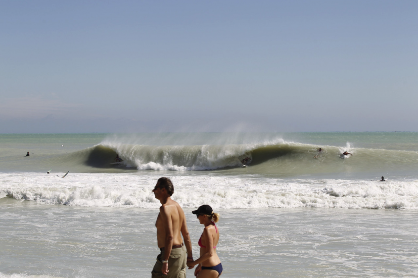 A-framing at South Beach. Photo: <a href=\"https://azhiaziam.mybigcommerce.com/\" target=_blank>Mike Jones/Azhiaziam</a>