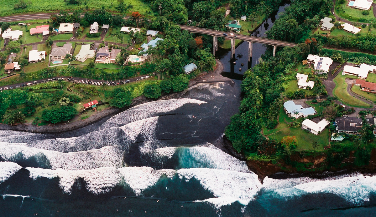 Honoli\'i by Helicopter | Canon EOS 620 | Fujifilm 200 Photo: <a href=\"https://www.alohabigmike.com/\">Aloha Big Mike</a>