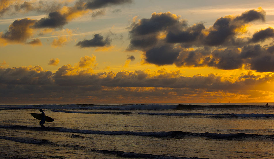 Last light. Photo: <a href=\"https://www.alohasurfjournal.com\">Aloha Surf Journal</a>