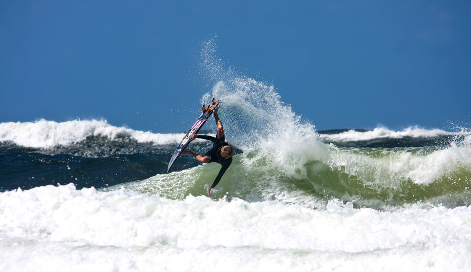 Creed getting technical on the Goldy. Photo: <a href=\"https://www.andypotts.com.au\" target=\"_blank\">www.andypotts.com.au</a>