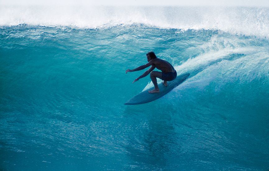 1971. Barry Kanaiapuni. Honolua Bay on a classic afternoon. Photo: <a href=\"https://www.artbrewer.com\" target=_blank>Art Brewer</a>