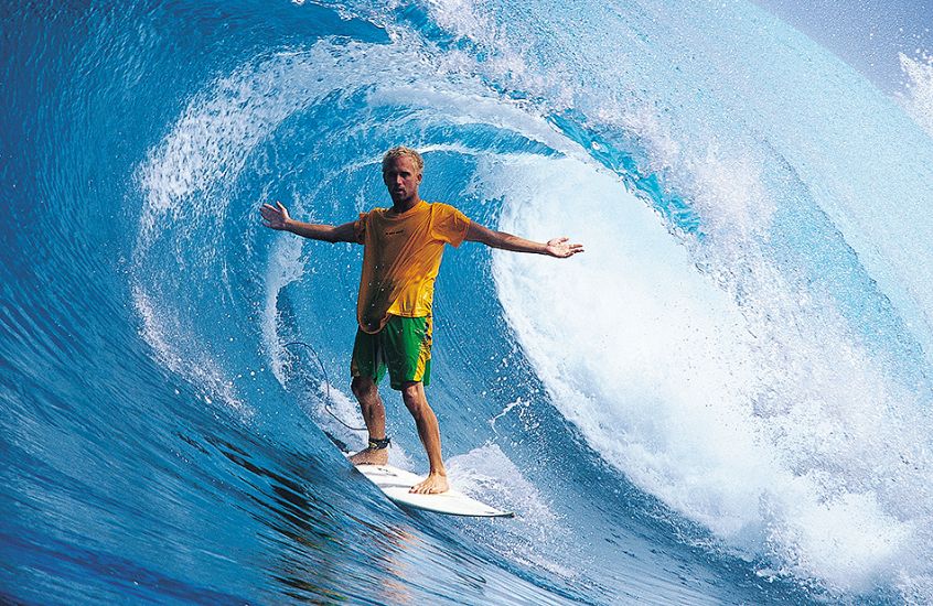 2000. Pat O\'Connell, Rifles, Mentawais. Photo: <a href=\"https://www.artbrewer.com\" target=_blank>Art Brewer</a>