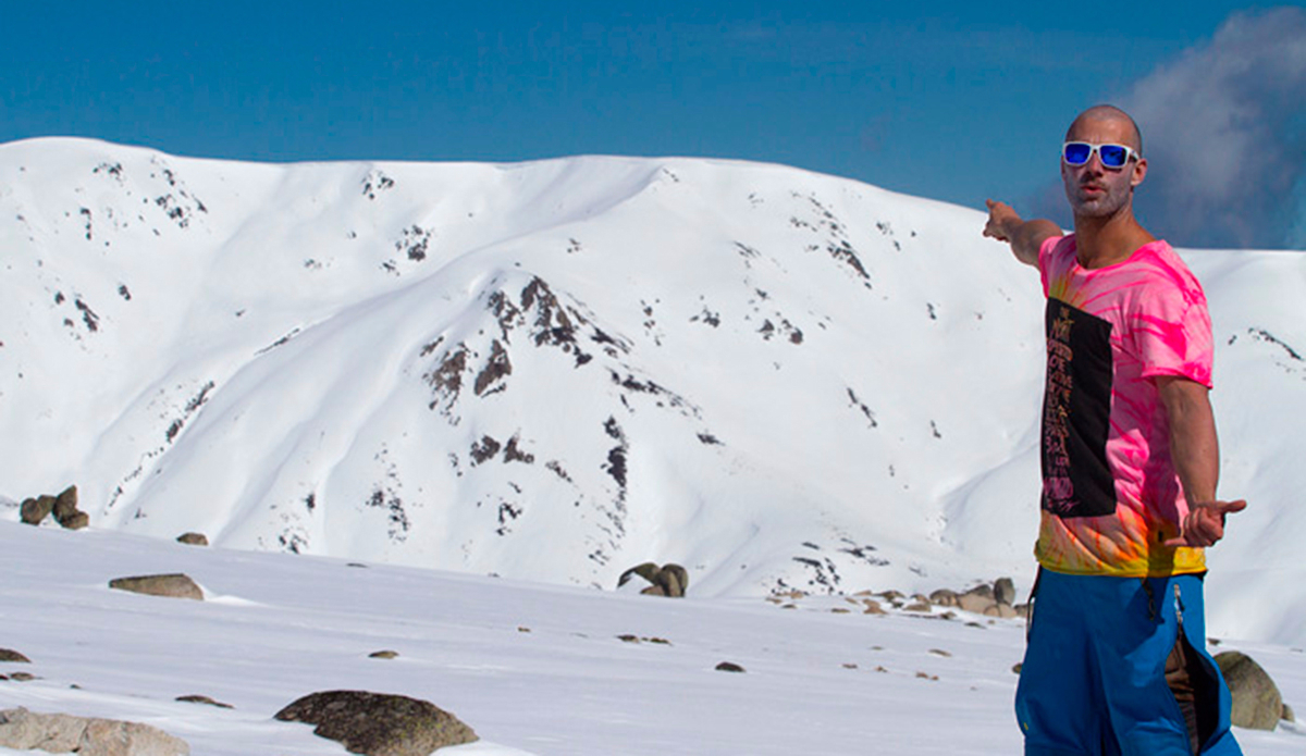Matt ‘guide pointing’ over to Twynam West Spur in a T shirt I swear he hadn’t changed for weeks! Photo: Craig Brokensha