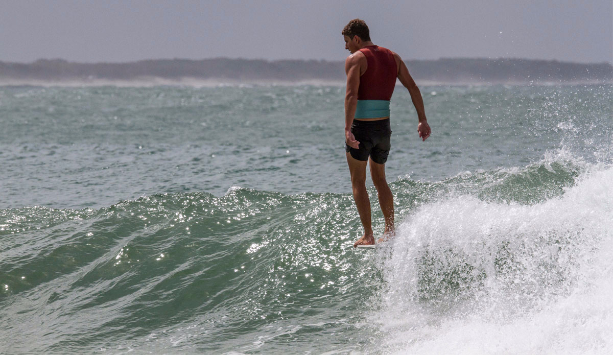 Nic Jones, solid on the nose. First Point Noosa. Photo: <a href=\"https://www.narrowpathmedia.com.au/#1\"> Andrew Carruthers</a>
