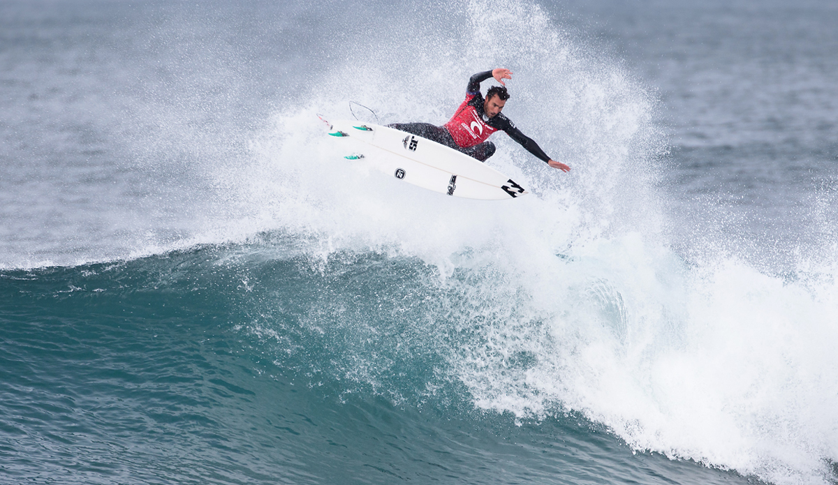 Joel Parkinson of Coolangatta, Gold Coast, Australia (pictured), advanced into Round 4 of the Ripcurl Pro Bells Beach, defeating Aritz Aranburu (ESP) with a heat total of 15.10 points (out of a possible 20.00) in Round 3 at Bells Beach today. Photo:  <a href=\"https://www.aspworldtour.com/\">Cestari/ASP</a>