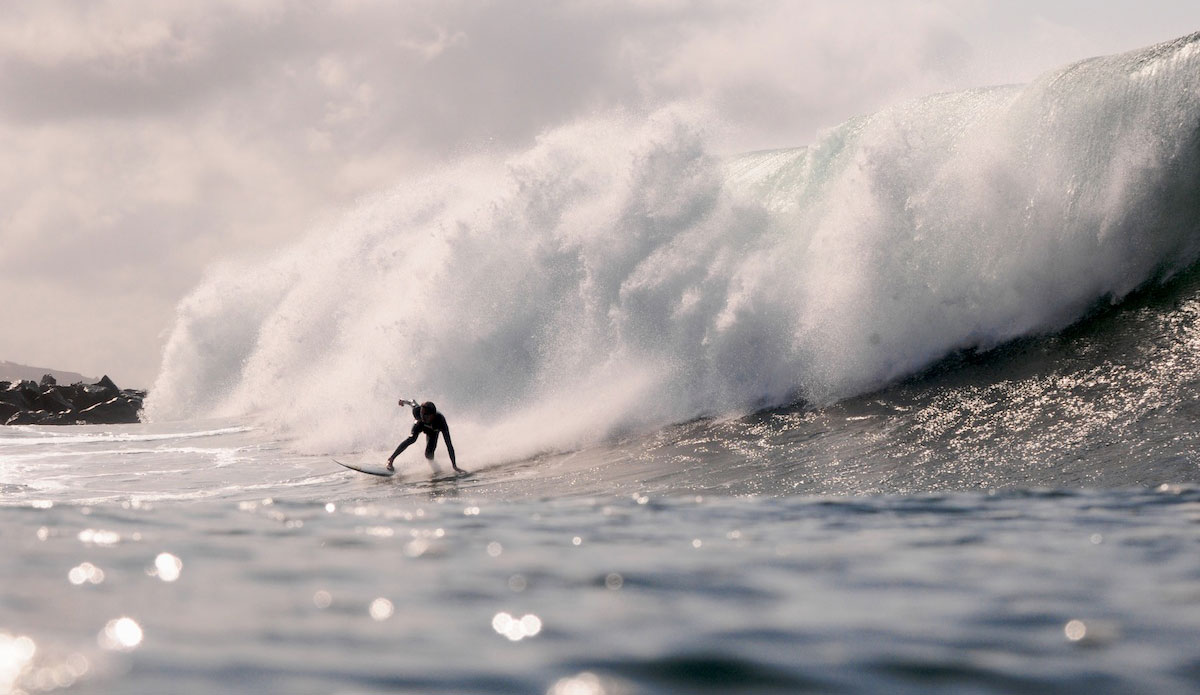 Not all waves barrel at the Wedge; many become a massive wall and chase you towards shore. Photo: <a href=\"http://www.driftwoodfoto.com/\">Benjamin Ginsberg</a>