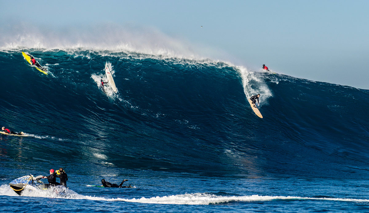 Backhanded bomb at Todos Santos. Photo: <a href=\"https://www.driftwoodfoto.com/\">Ben Ginsberg</a>