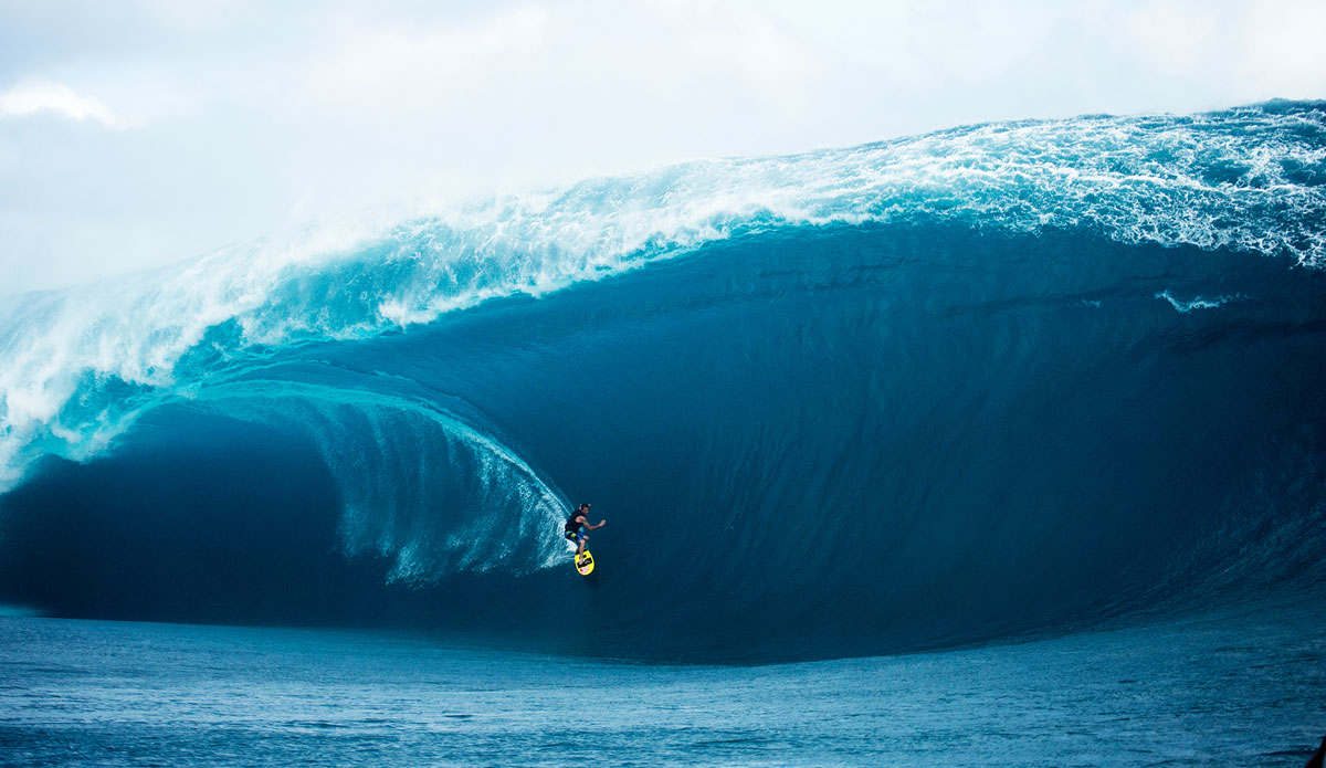 Teahupoo maxing out. Photo: <a href="https://www.sethderoulet.com">Seth de Roulet</a>