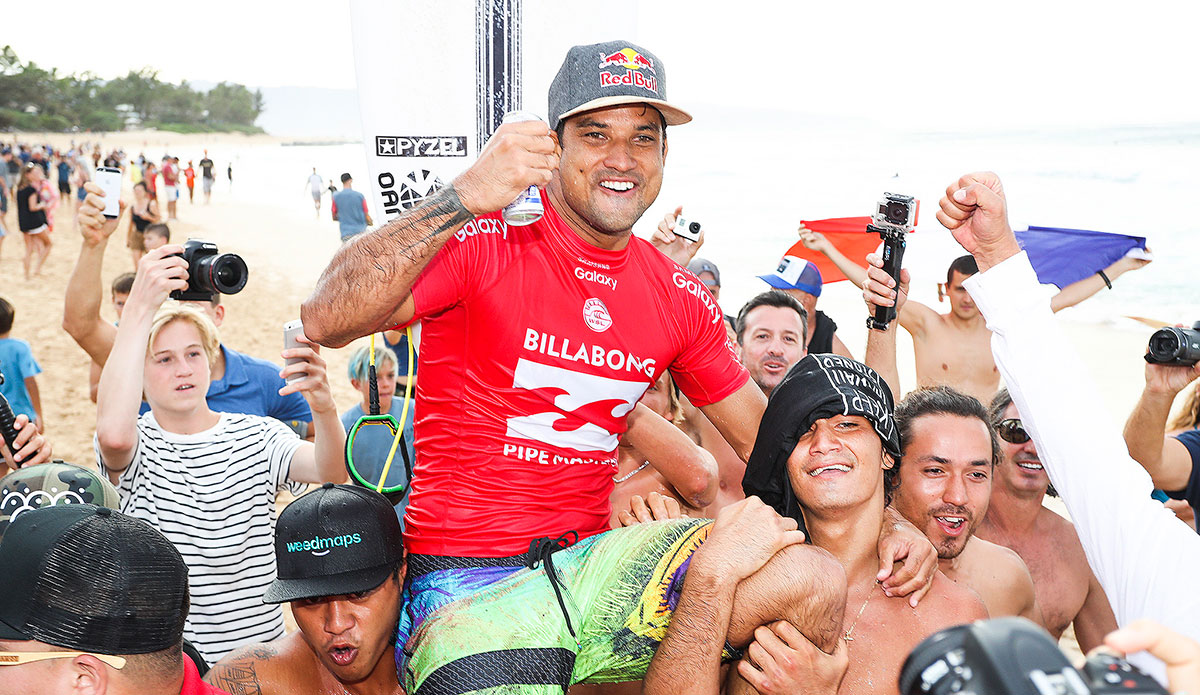 Michel Bourez. Photo: <a href=\"https://www.instagram.com/kc80/\">Cestari</a>/<a href=\"https://www.worldsurfleague.com/\">WSL</a>