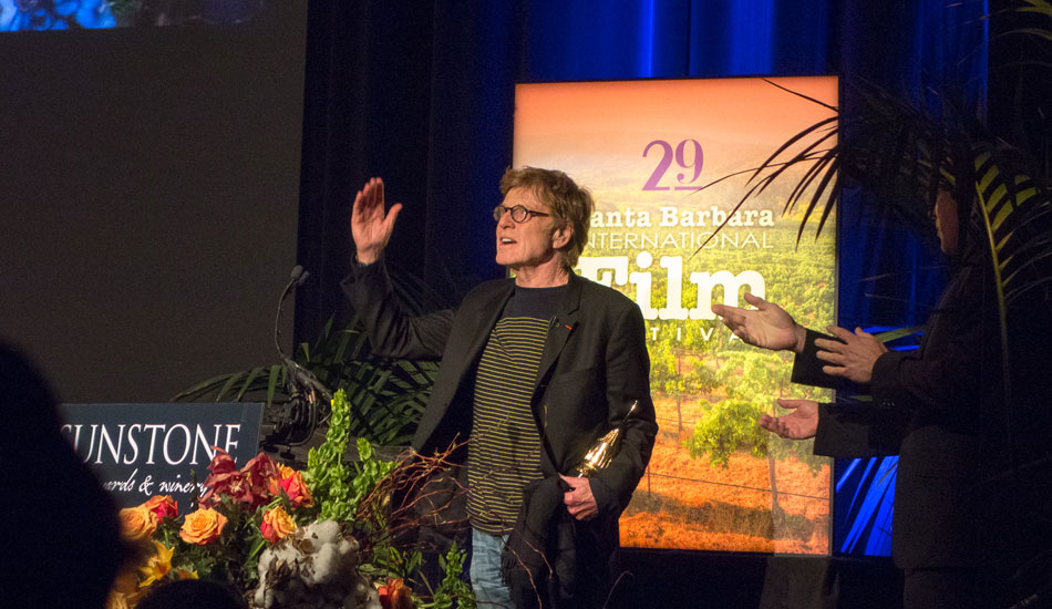 Robert blowing a goodbye kiss and a wave to the audience. Photo: <a href=\"https://lowtiderising.com/\" target=_blank>Branden Aroyan/lowtiderising.com</a>