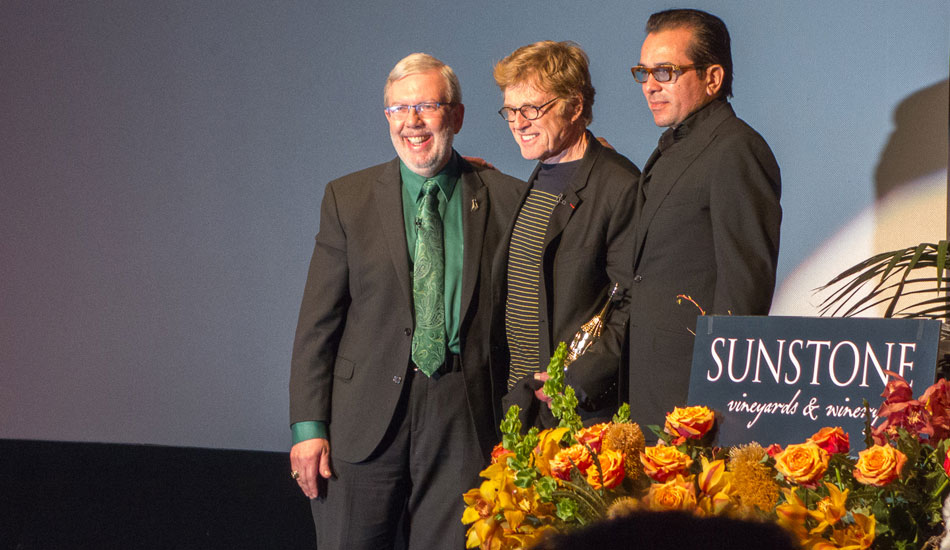 Robert Redford receiving the American Riviera Award. Photo: <a href=\"https://lowtiderising.com/\" target=_blank>Branden Aroyan/lowtiderising.com</a>