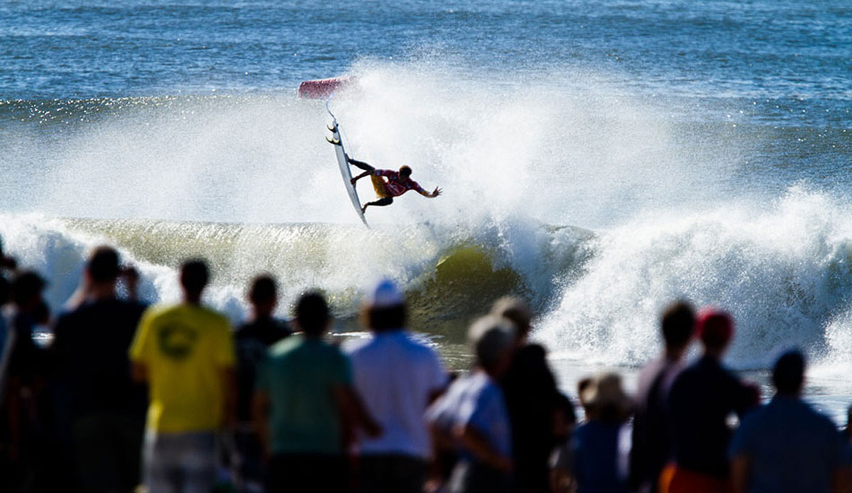 Alejo Muniz boosting way out in New York during Hurricane Katia in his semifinal heat at the Quik Pro. Photo: <a href=\"https://reddawnproductions.net/\">Evan Conway</a>