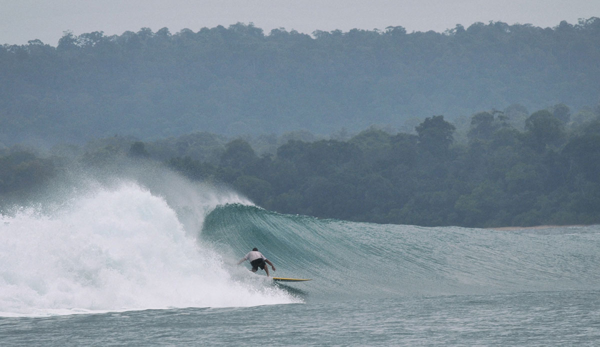 Perfect offshores. Photo: <a href= \"https://joaobracourt.com/\" target=_blank>Joao Bracourt.</a>