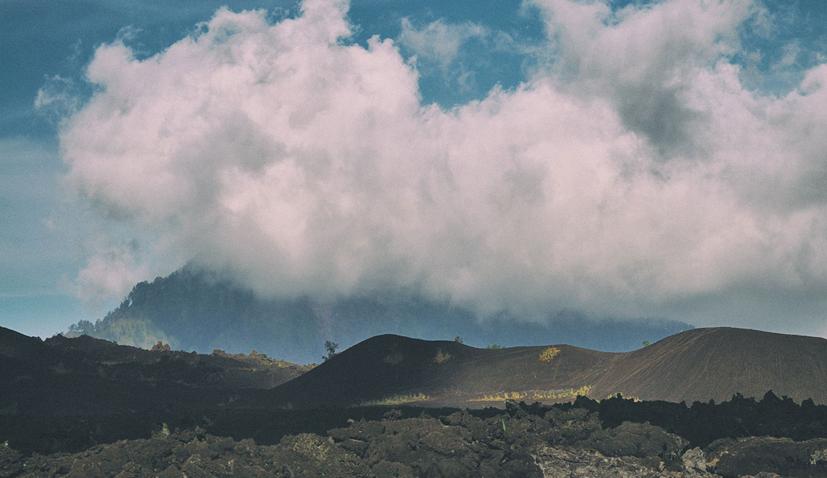 In the mountains in Bali. Photo: <a href= \"https://joaobracourt.com/\" target=_blank>Joao Bracourt.</a>