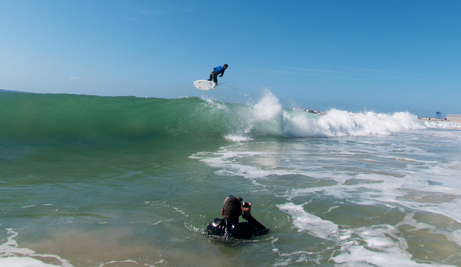 Get the shot. And get the shot of someone getting the shot. Photo: <a href= \"https://joaobracourt.com/\" target=_blank>Joao Bracourt.</a>