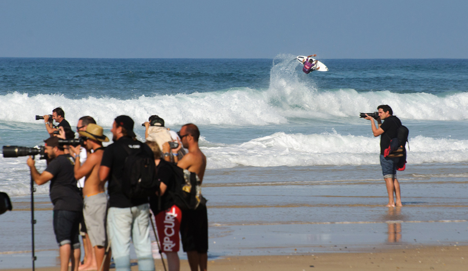 Wrong way, guys. Photo: <a href= \"https://joaobracourt.com/\" target=_blank>Joao Bracourt.</a>