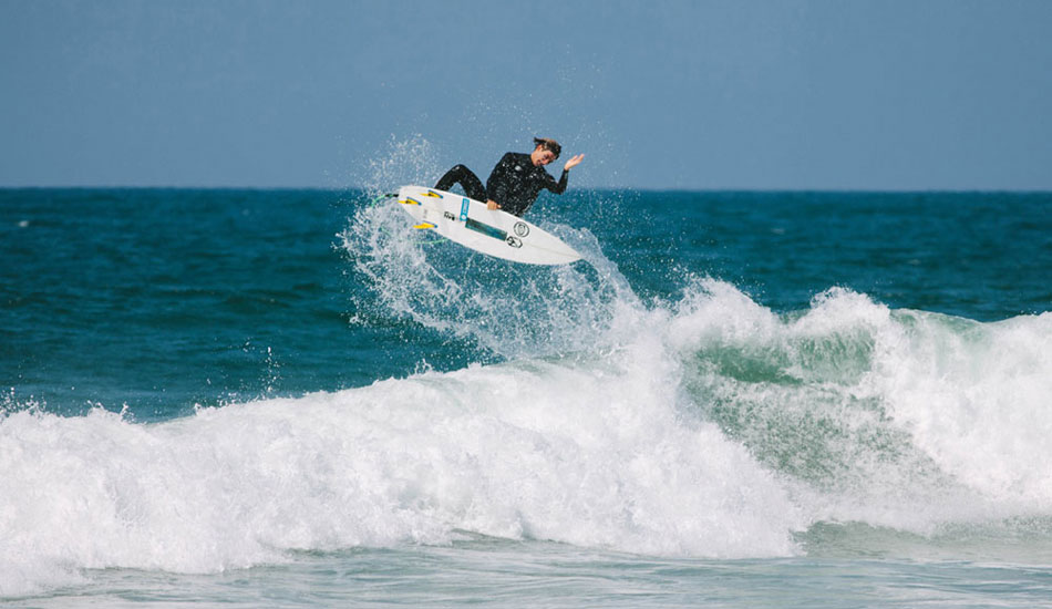 Hector Santamaria flying high through Newport Beach. Photo: <a href=\"https://iambrooks.com/\" target=_blank>Brooks Sterling</a>