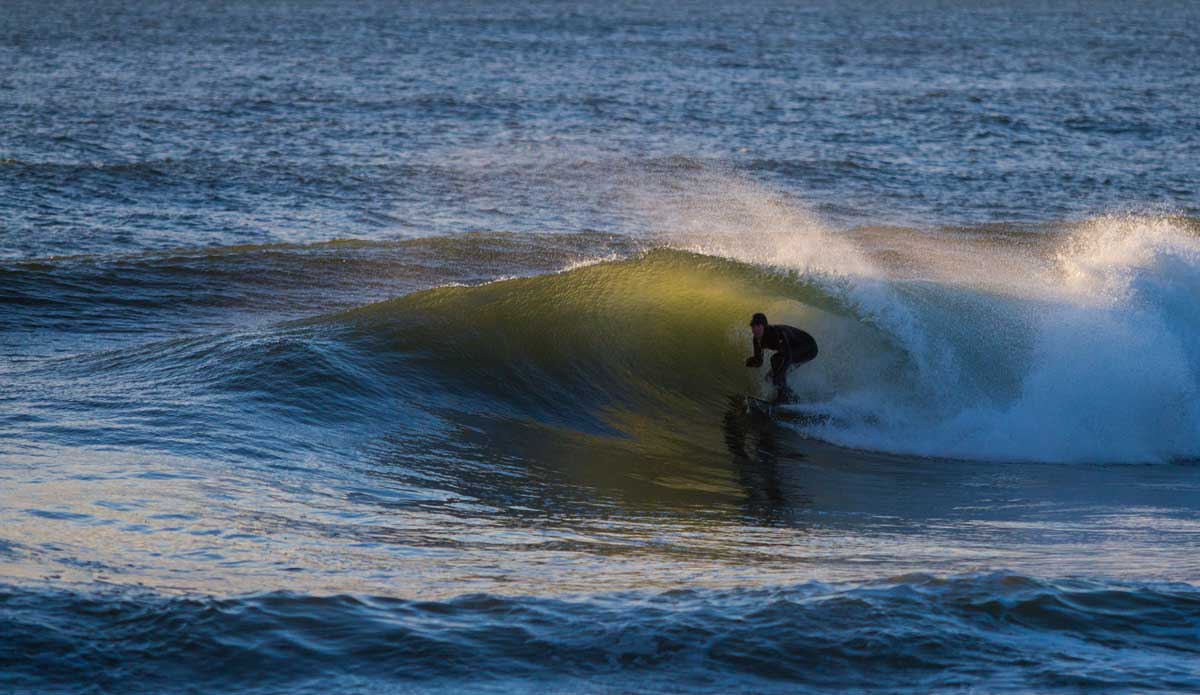 Jon Kiskinis locked into an early morning right. Photo: <a href=\"https://www.bryannicholson.com/\">Bryan Nicholson</a>