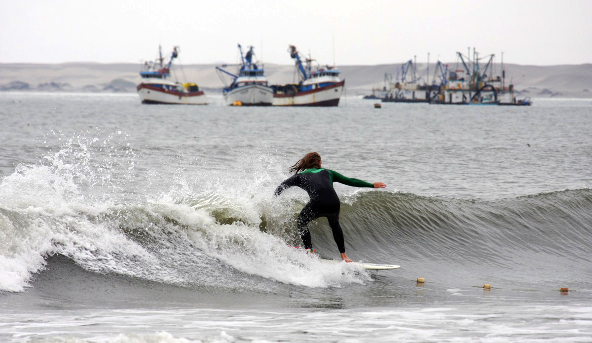 Dodging fishing nets on the inside beach break is certainly easier when riding finless.